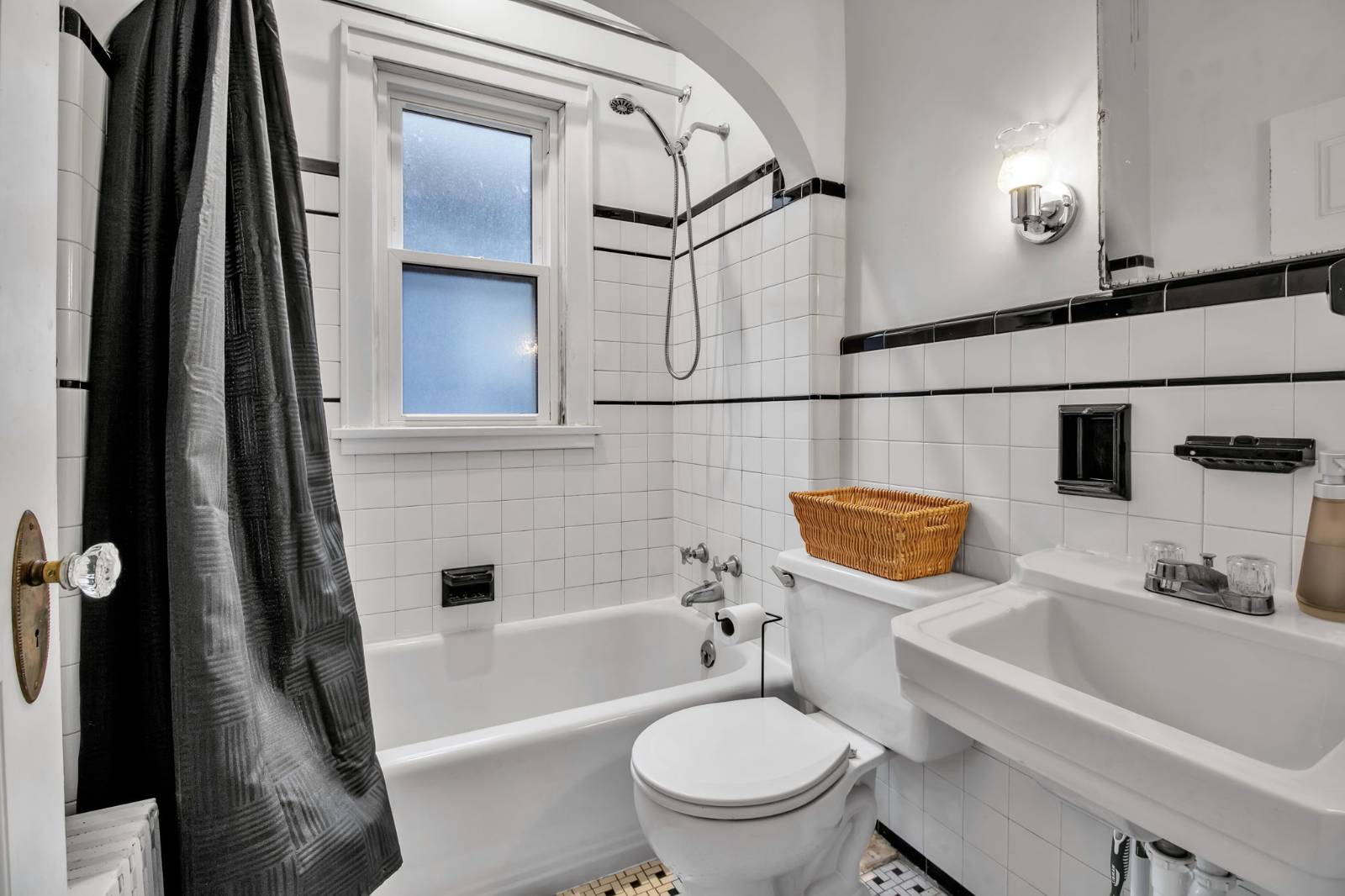 #44 photo, 417 W Delavan Ave, Buffalo , NY 14213