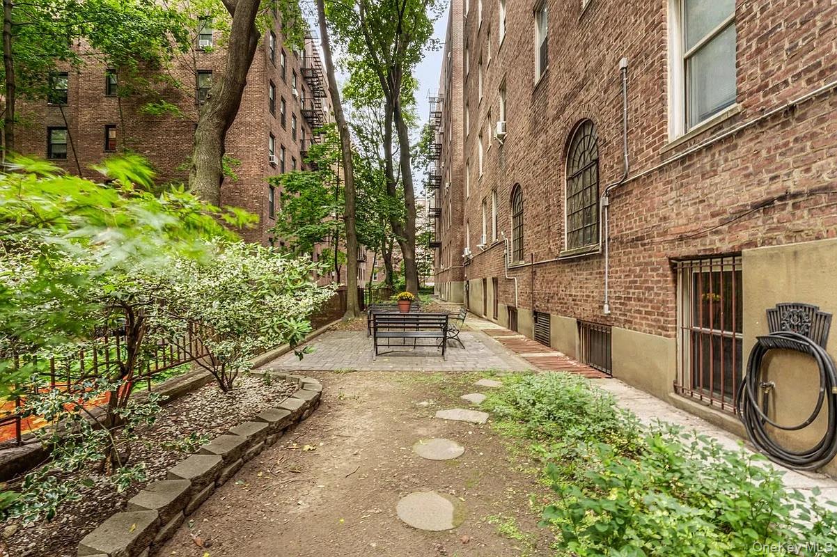 #15 photo, 111-15 75th Avenue, Forest Hills , NY 11375