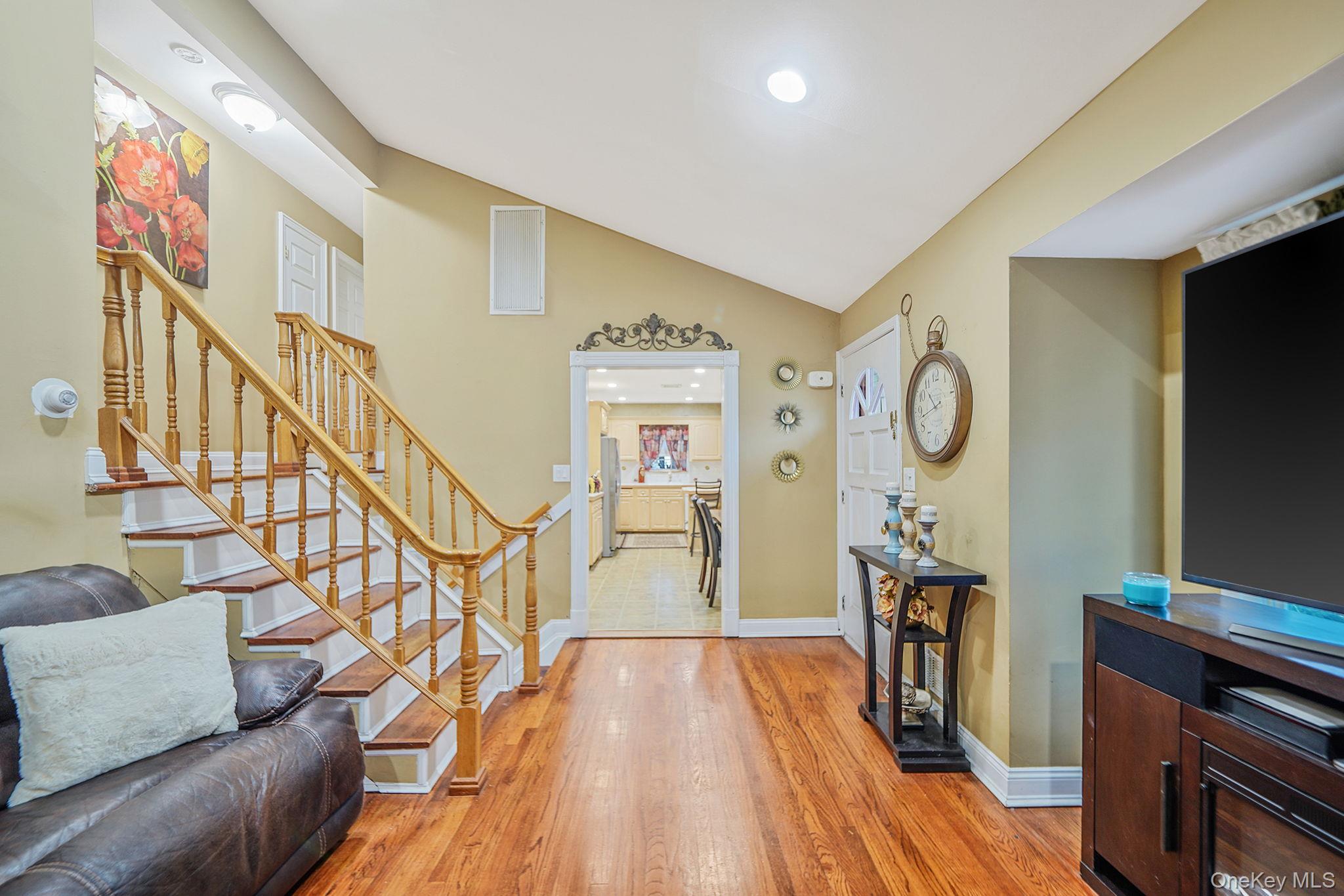 #15 photo, 325 W 16th Street, Deer Park , NY 11729