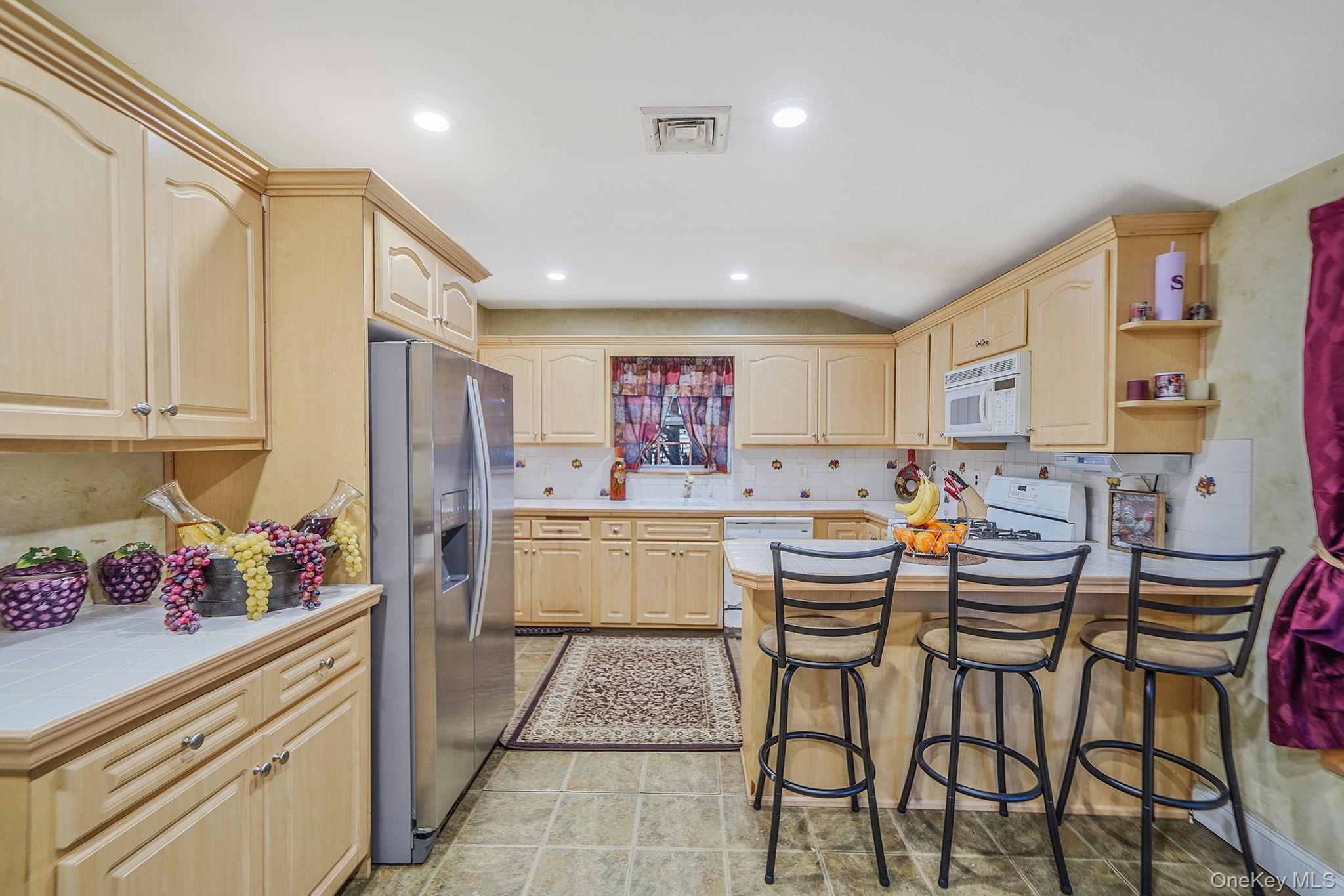 #17 photo, 325 W 16th Street, Deer Park , NY 11729