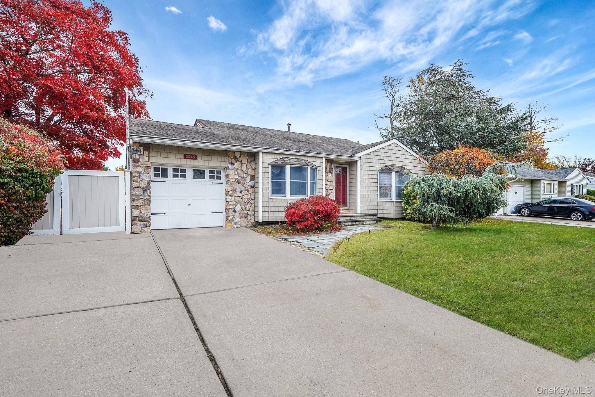 #2 photo, 325 W 16th Street, Deer Park , NY 11729