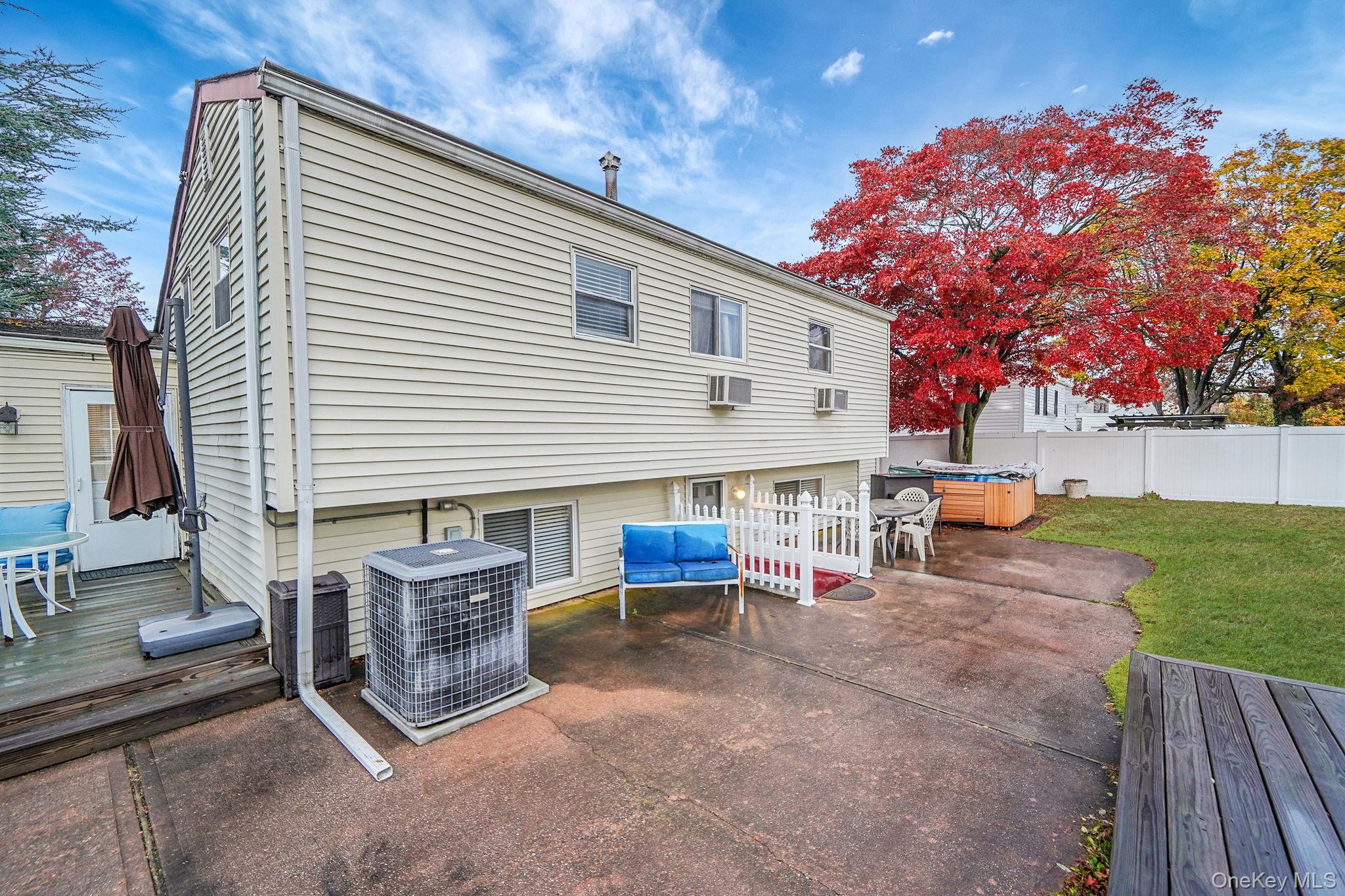 #5 photo, 325 W 16th Street, Deer Park , NY 11729