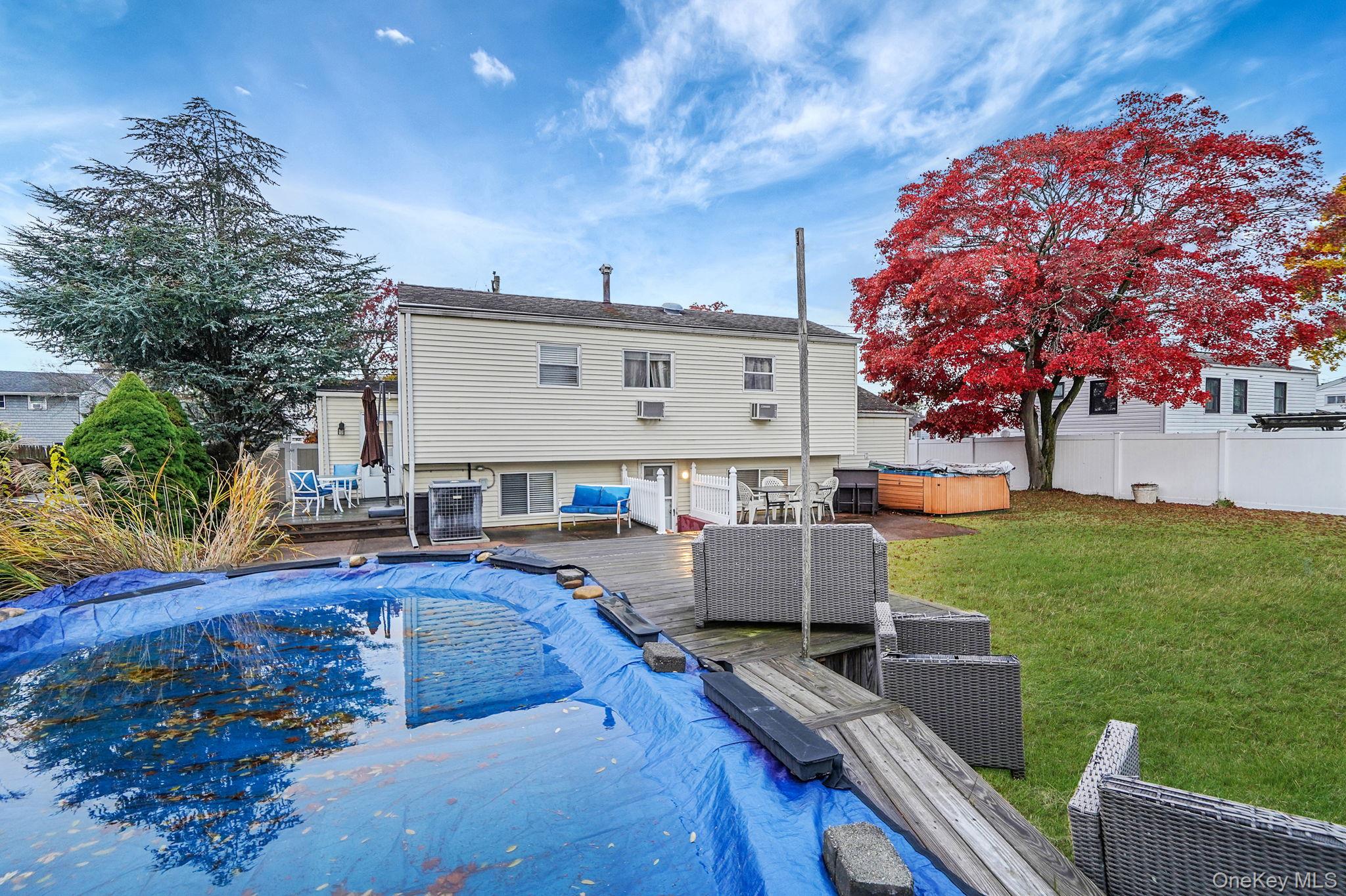 #8 photo, 325 W 16th Street, Deer Park , NY 11729