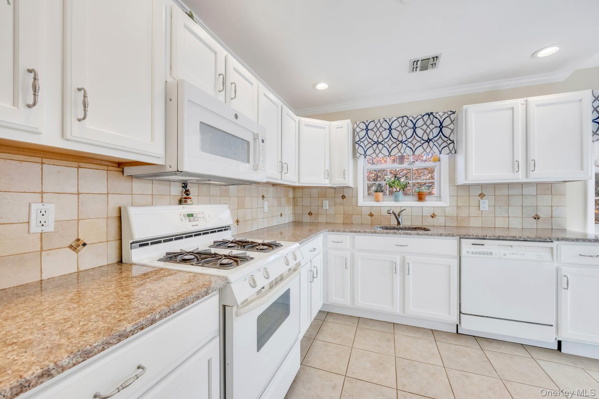 #12 photo, 3 Snowdance Lane, Nesconset , NY 11767