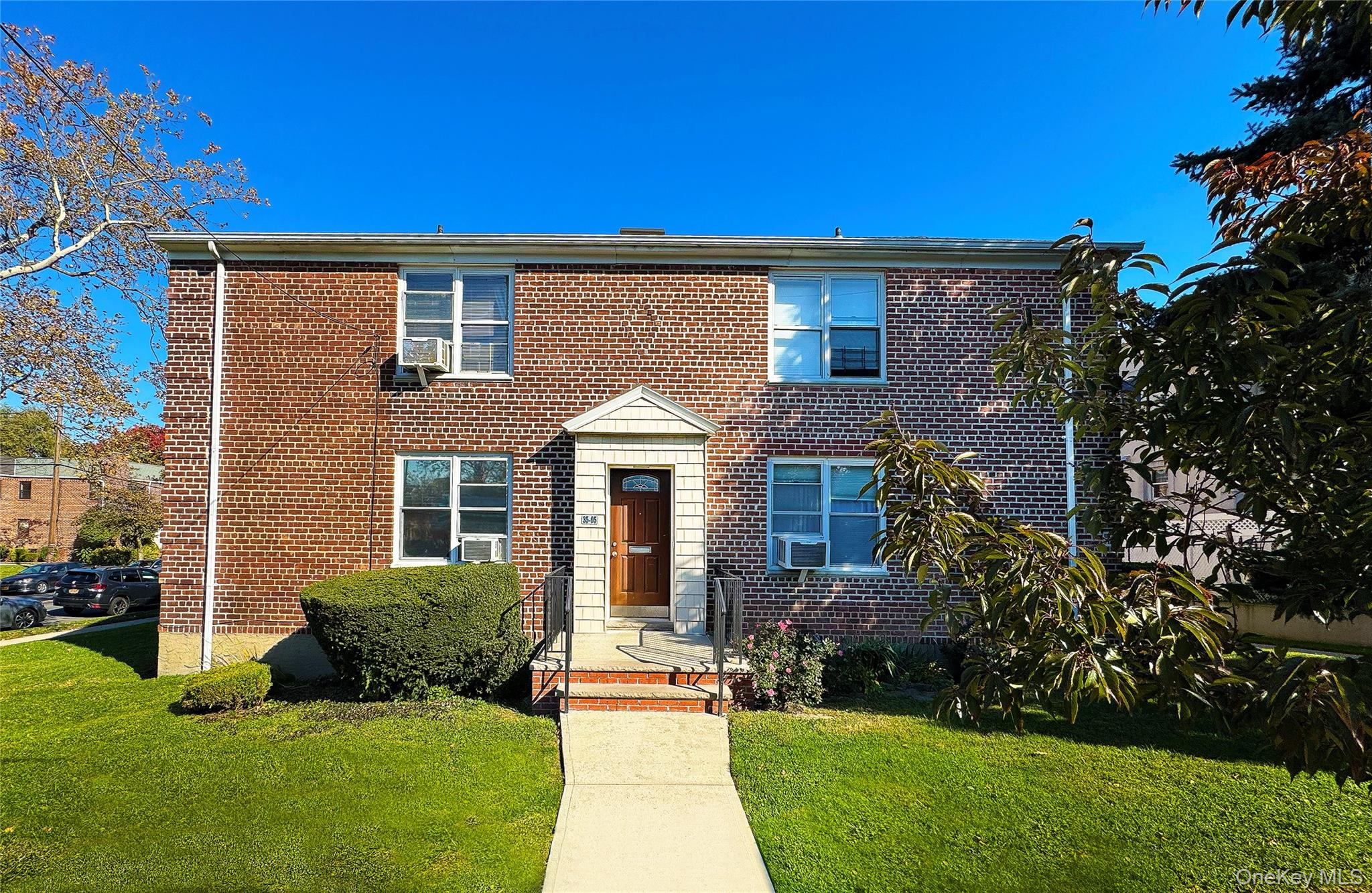 #7 photo, 35-05 204 Street, Bayside , NY 11361