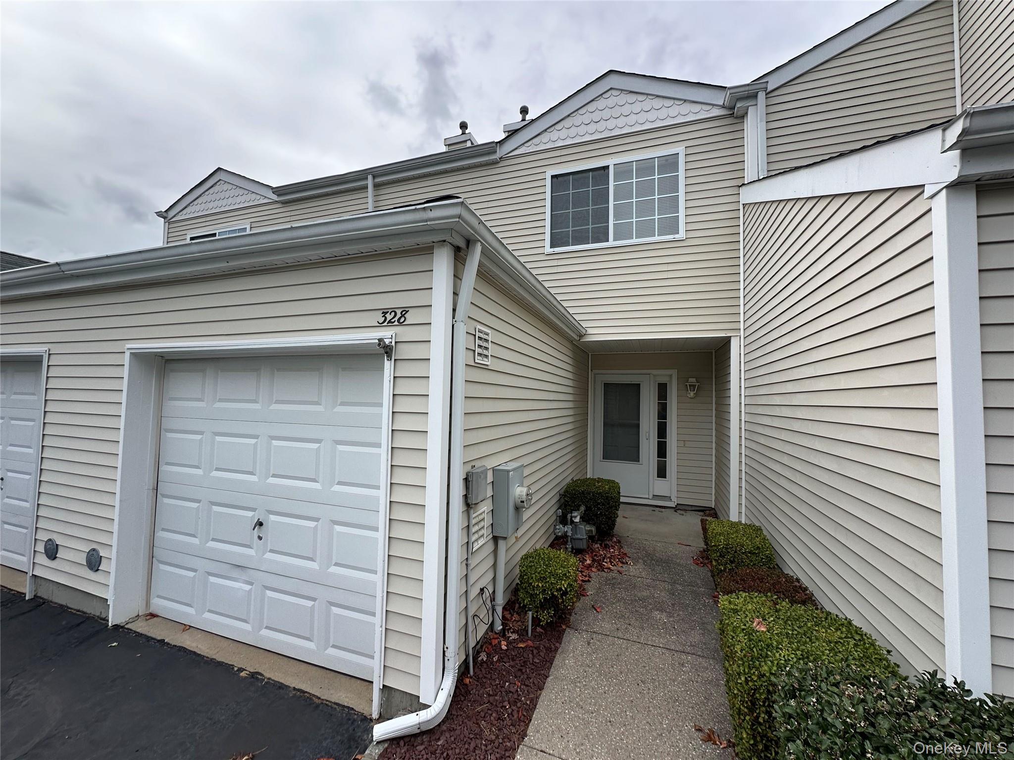 #1 photo, 328 Prairie Court, Manorville , NY 11949