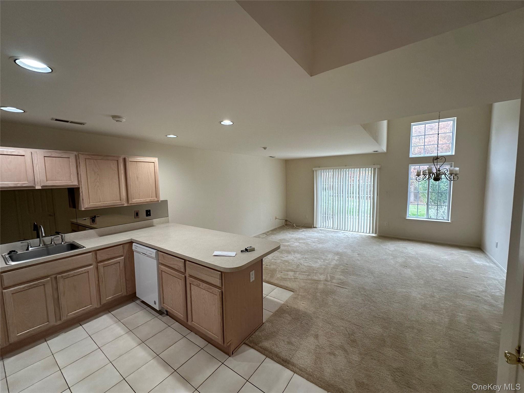 #4 photo, 328 Prairie Court, Manorville , NY 11949