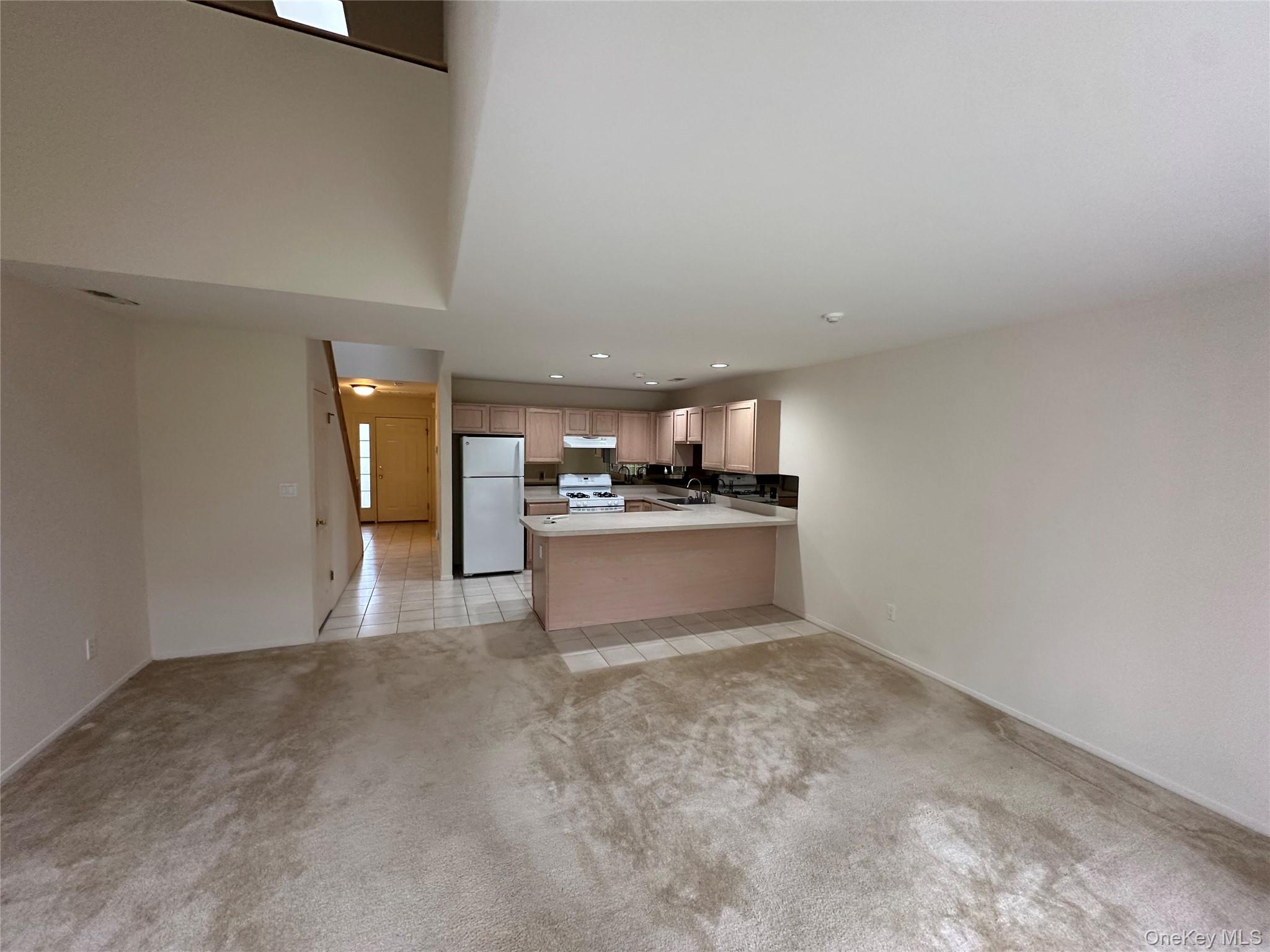 #5 photo, 328 Prairie Court, Manorville , NY 11949