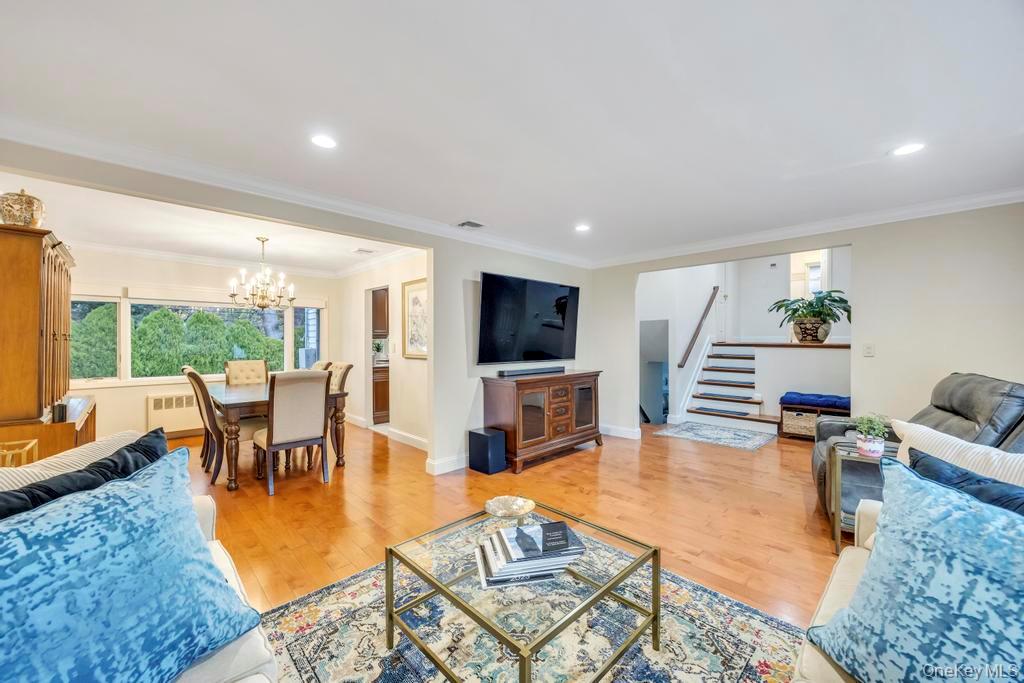 #12 photo, 24 Glenwood Road, Plainview , NY 11803