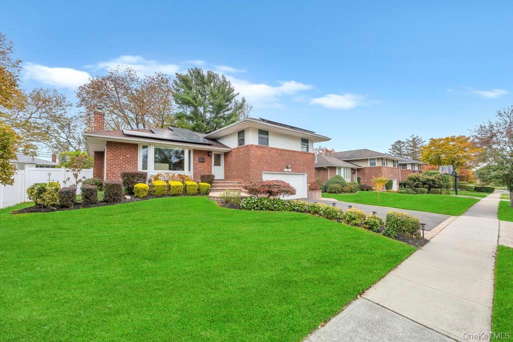 #3 photo, 24 Glenwood Road, Plainview , NY 11803