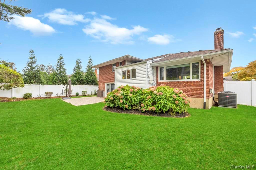 #6 photo, 24 Glenwood Road, Plainview , NY 11803