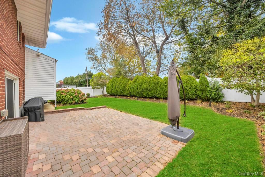 #9 photo, 24 Glenwood Road, Plainview , NY 11803