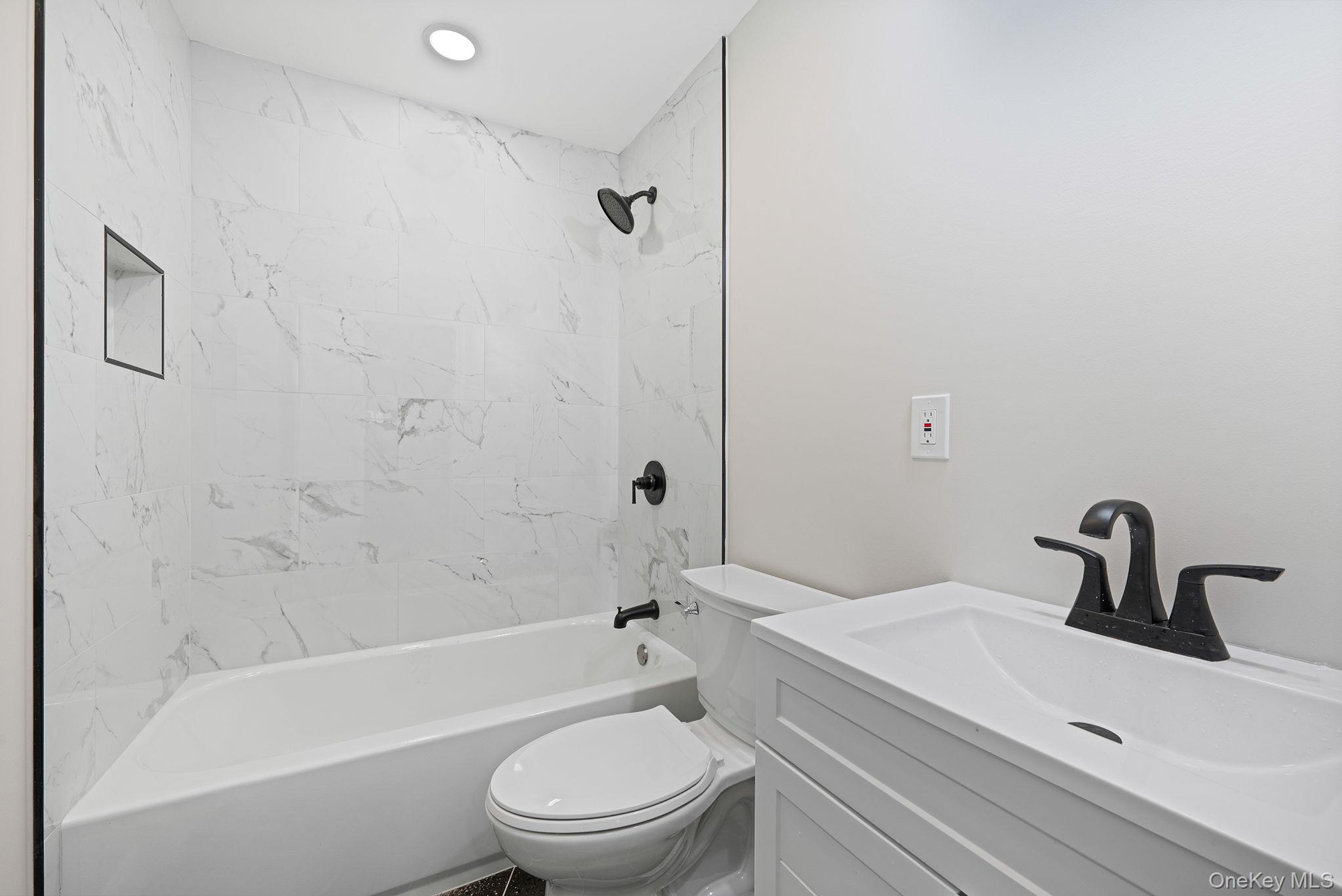 #18 photo, 1911 Carroll Avenue, Merrick , NY 11566