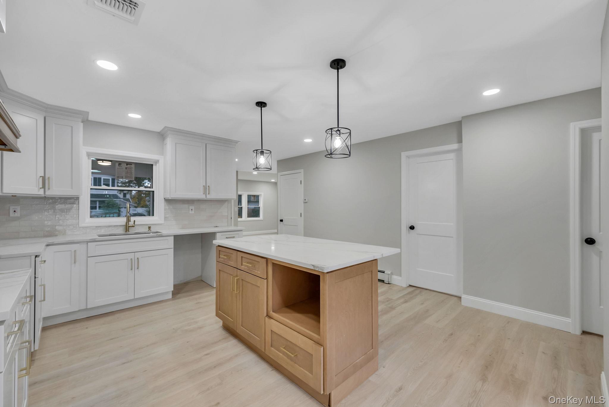 #8 photo, 1911 Carroll Avenue, Merrick , NY 11566