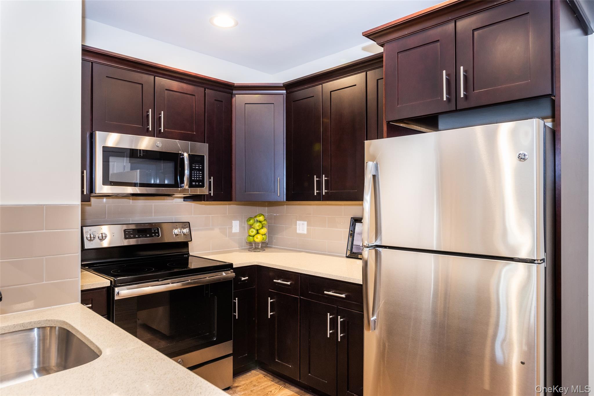 #2 photo, 40 Jackson Avenue, Eastchester , NY 10709