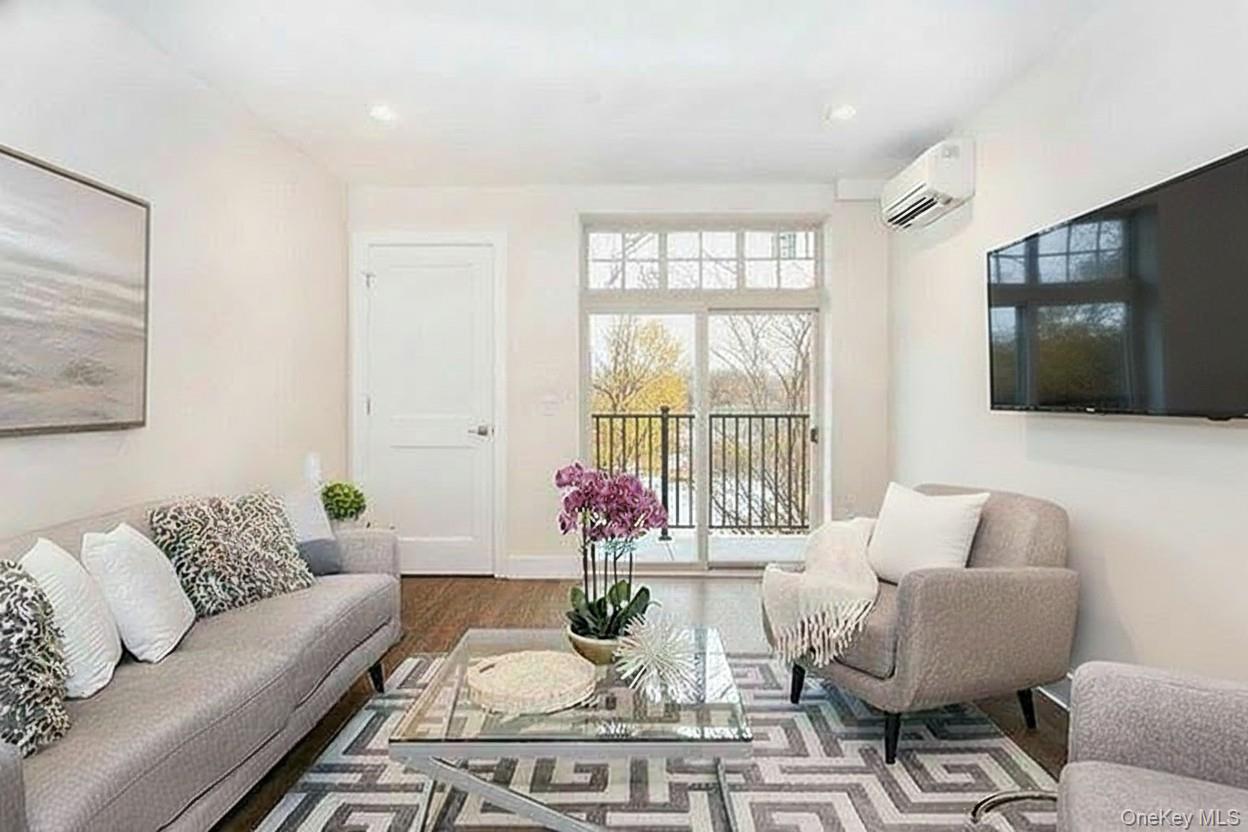 #7 photo, 40 Jackson Avenue, Eastchester , NY 10709