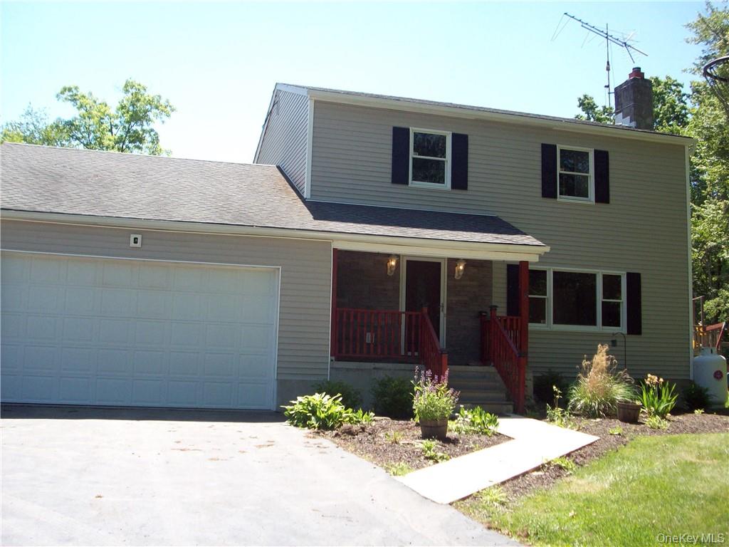 #1 photo, 6 Regent Drive, Hopewell Junction , NY 12533