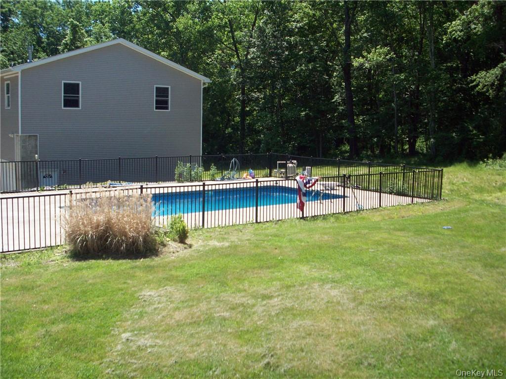 #3 photo, 6 Regent Drive, Hopewell Junction , NY 12533