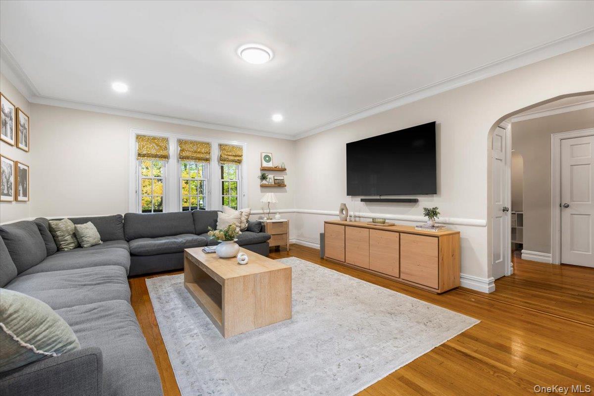 #11 photo, 620 Timpson Street, Pelham , NY 10803