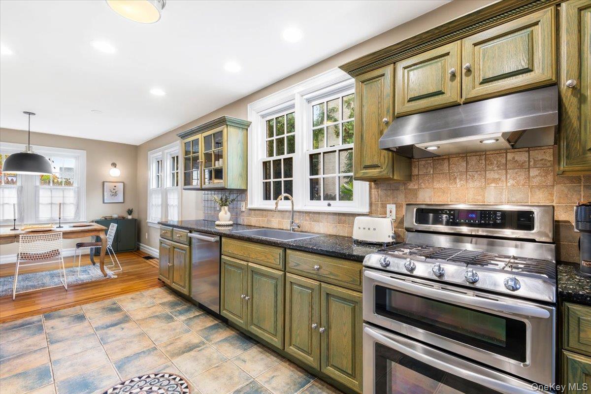 #7 photo, 620 Timpson Street, Pelham , NY 10803