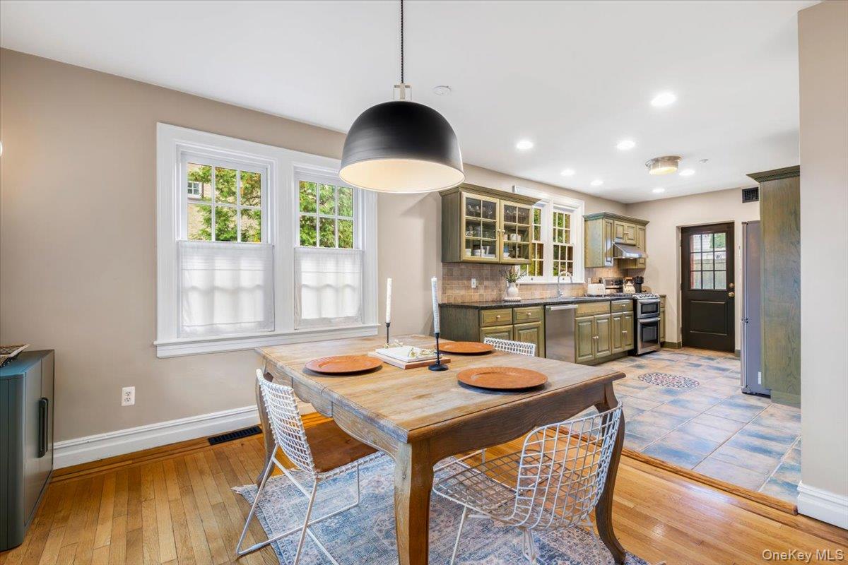 #8 photo, 620 Timpson Street, Pelham , NY 10803