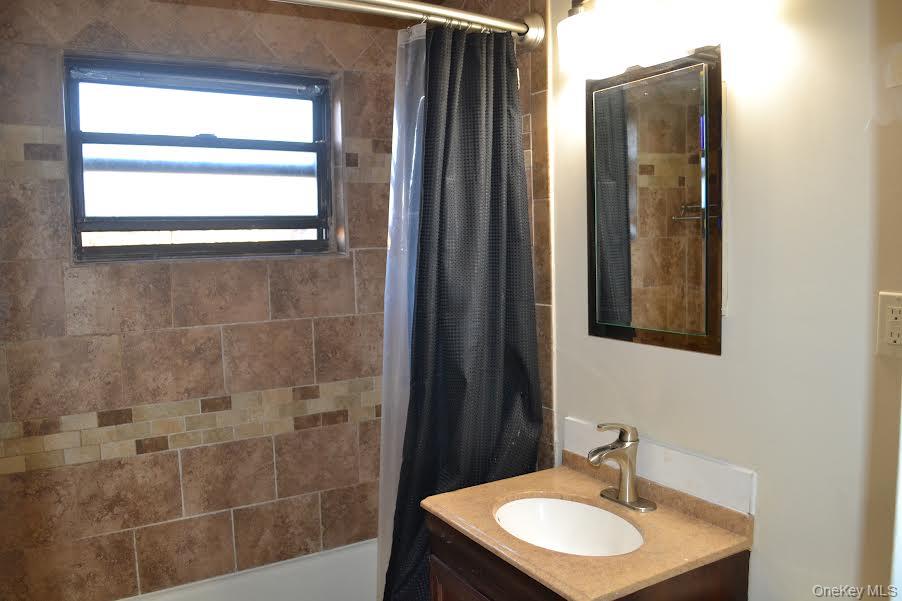 #8 photo, 22 Lawrence Drive, White Plains , NY 10603