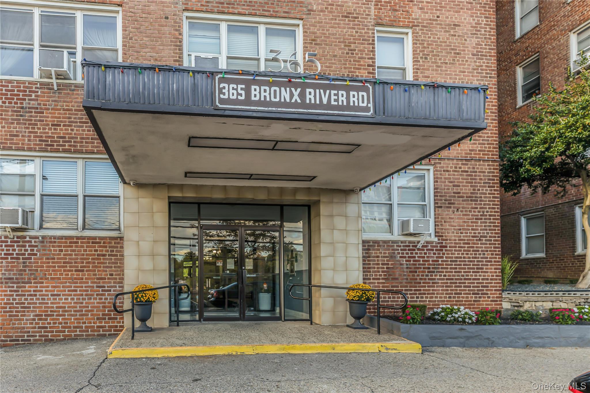 #12 photo, 365 Bronx River Road, Yonkers , NY 10704