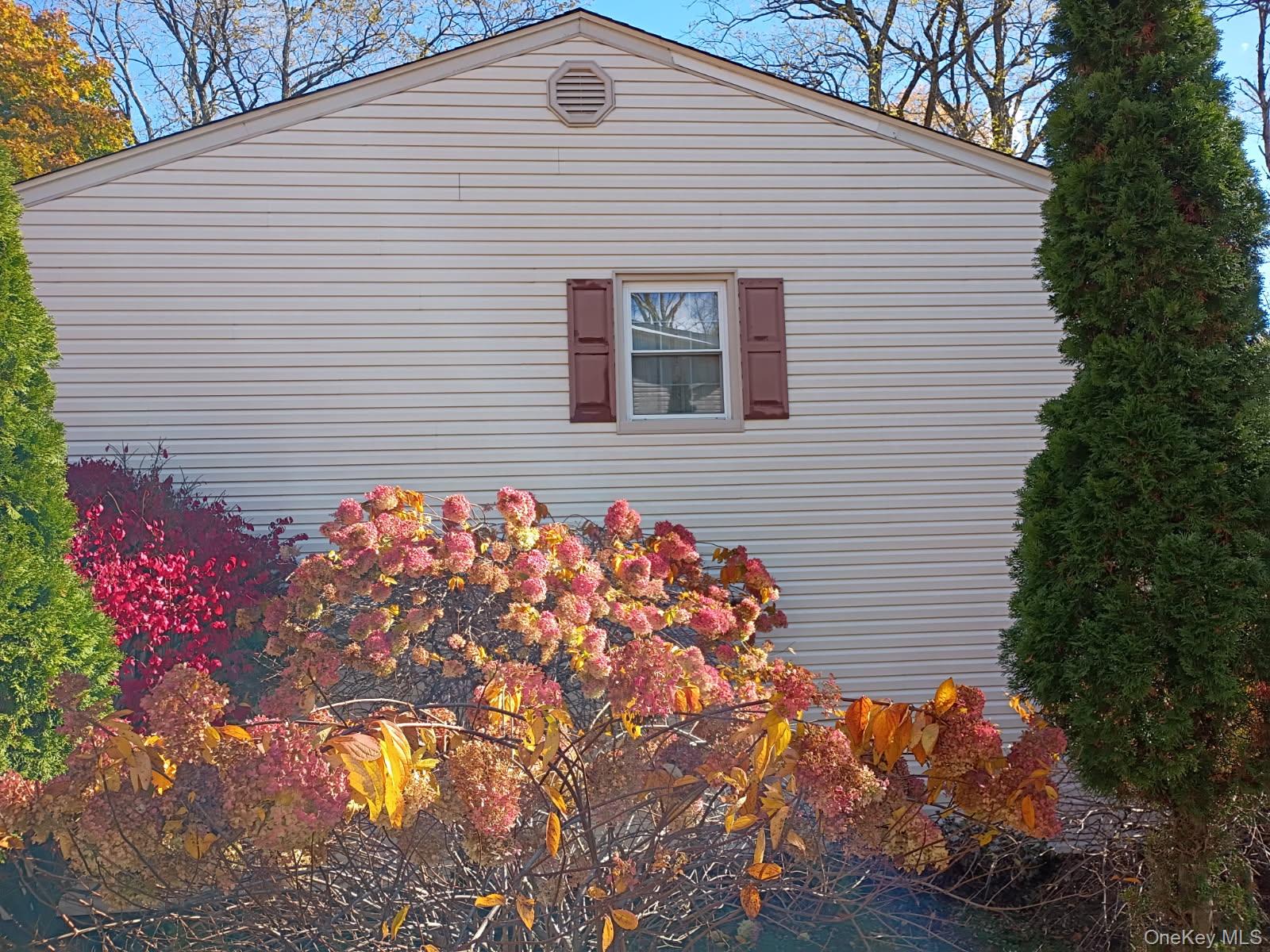 #7 photo, 21 Carriage Lane, Hillcrest , NY 10977