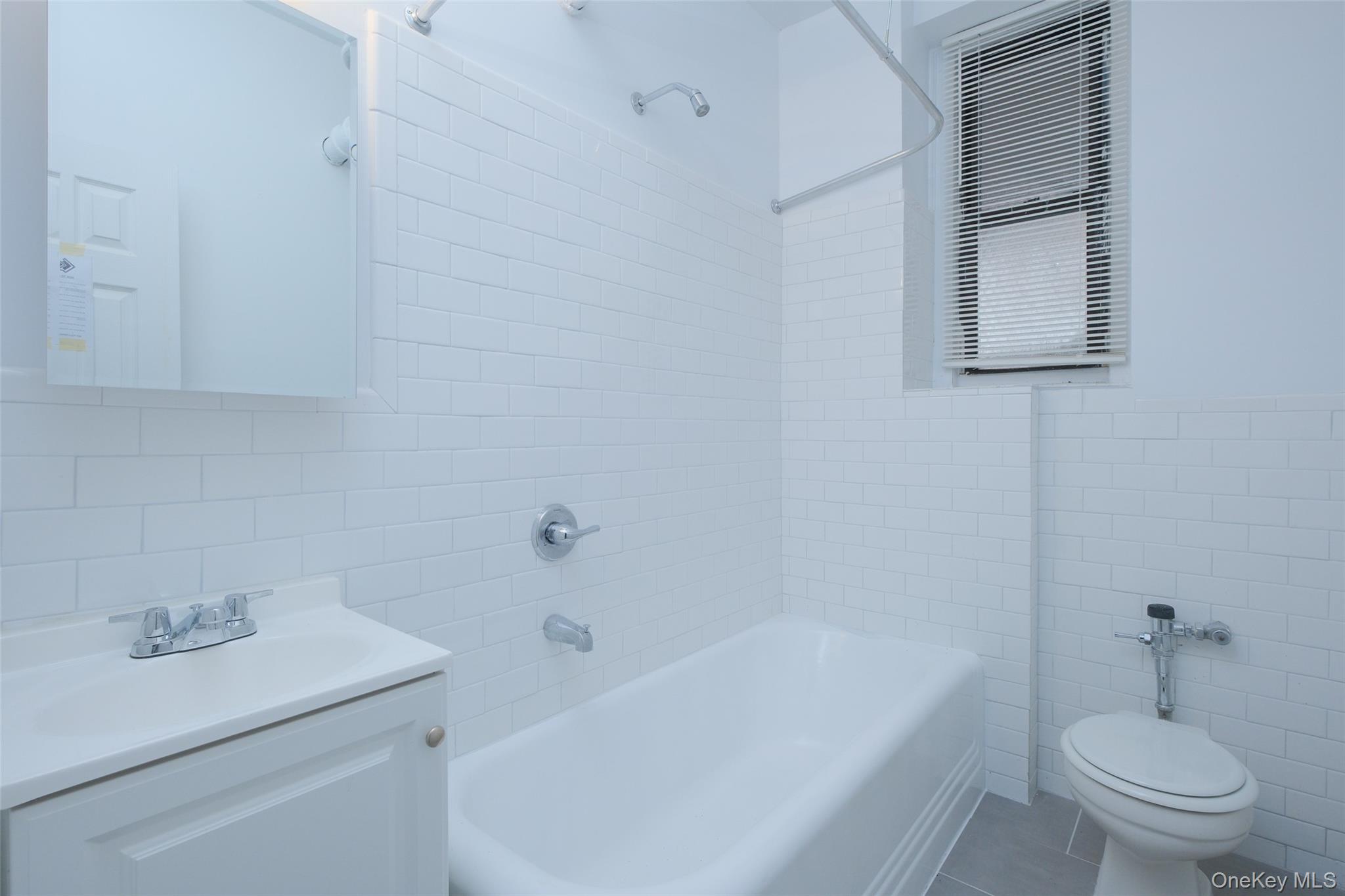 #9 photo, 1855 Grand Concourse, Bronx , NY 10453