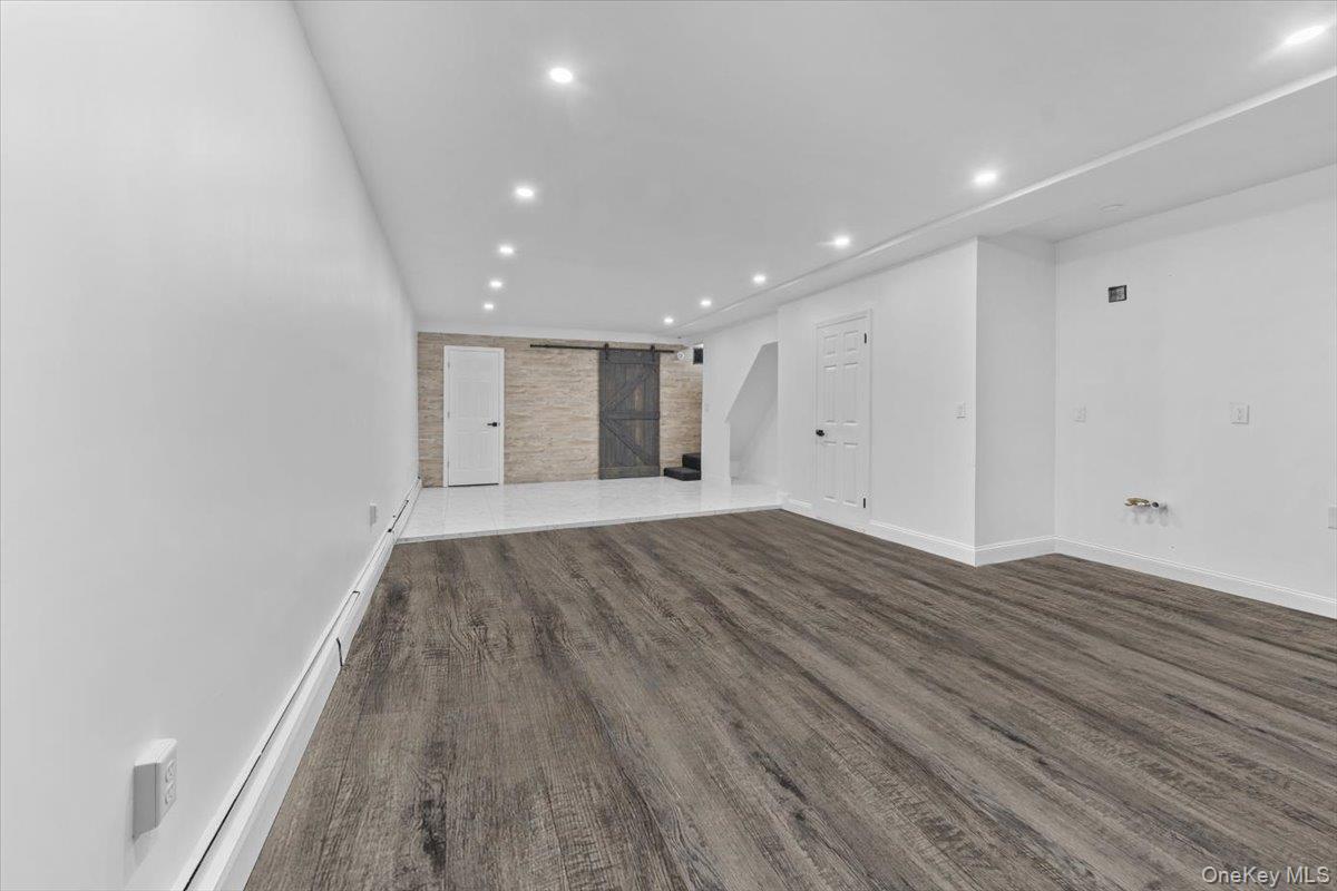 #18 photo, 1176 Fairfax Avenue, Bronx , NY 10465