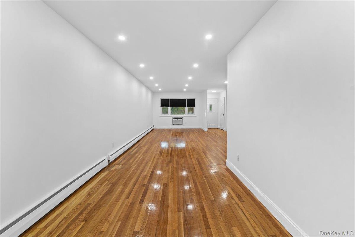 #5 photo, 1176 Fairfax Avenue, Bronx , NY 10465