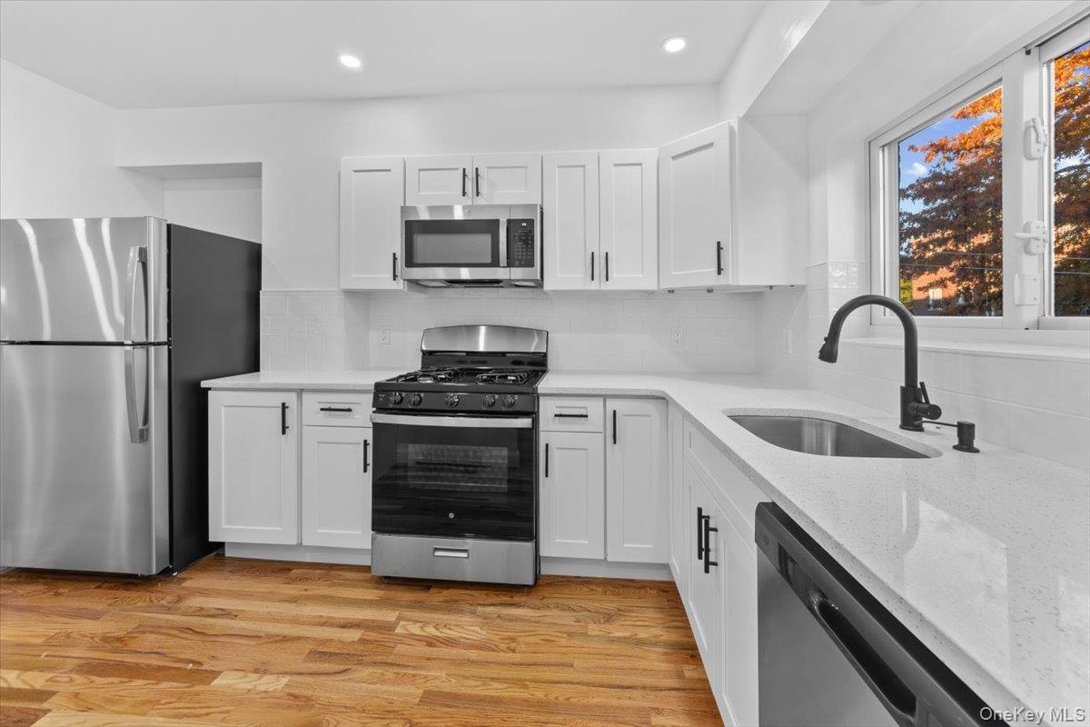 #7 photo, 1176 Fairfax Avenue, Bronx , NY 10465