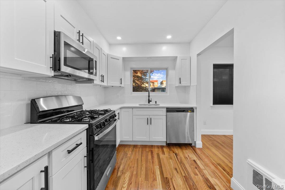 #8 photo, 1176 Fairfax Avenue, Bronx , NY 10465