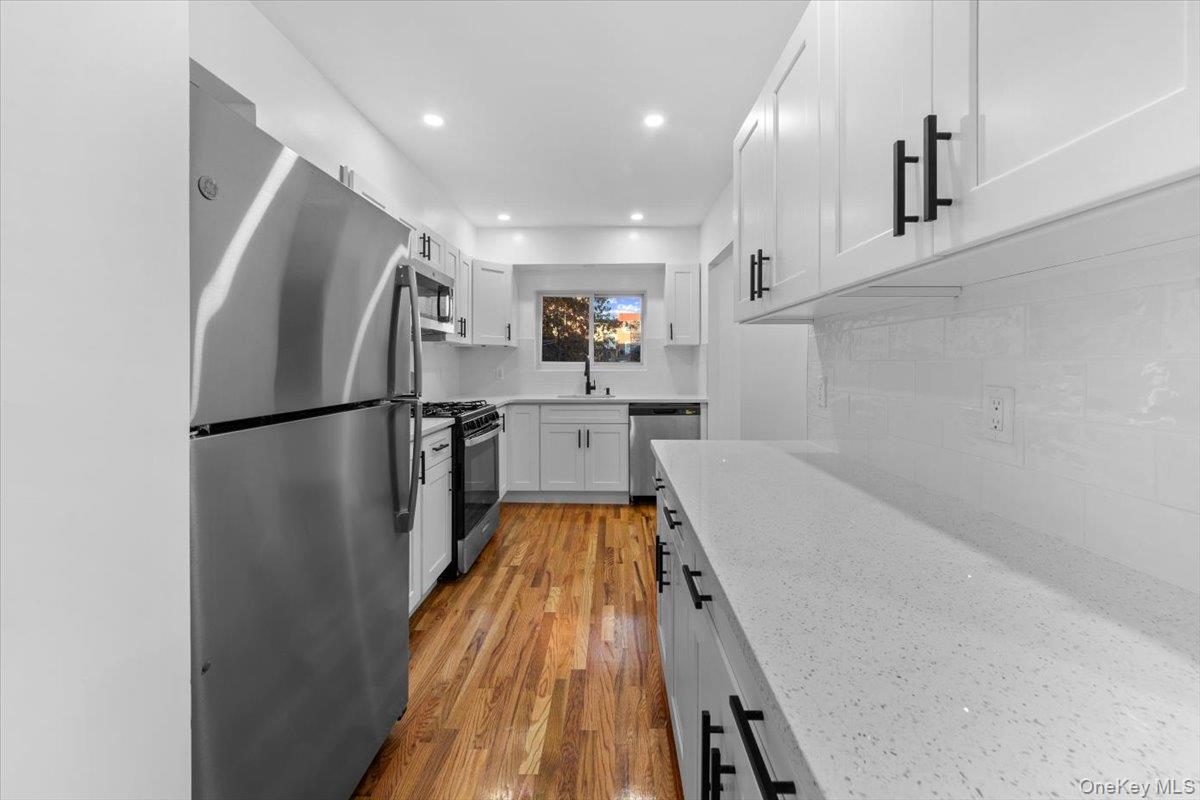 #9 photo, 1176 Fairfax Avenue, Bronx , NY 10465