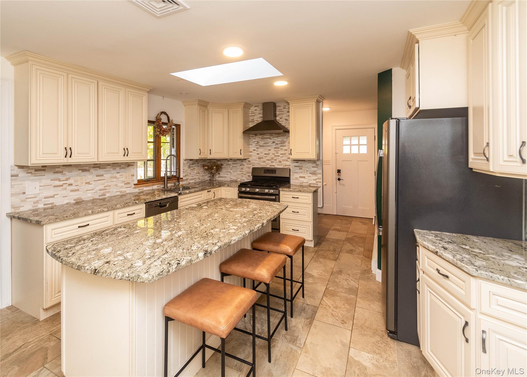 #10 photo, 53 Phillips Street, Beacon , NY 12508