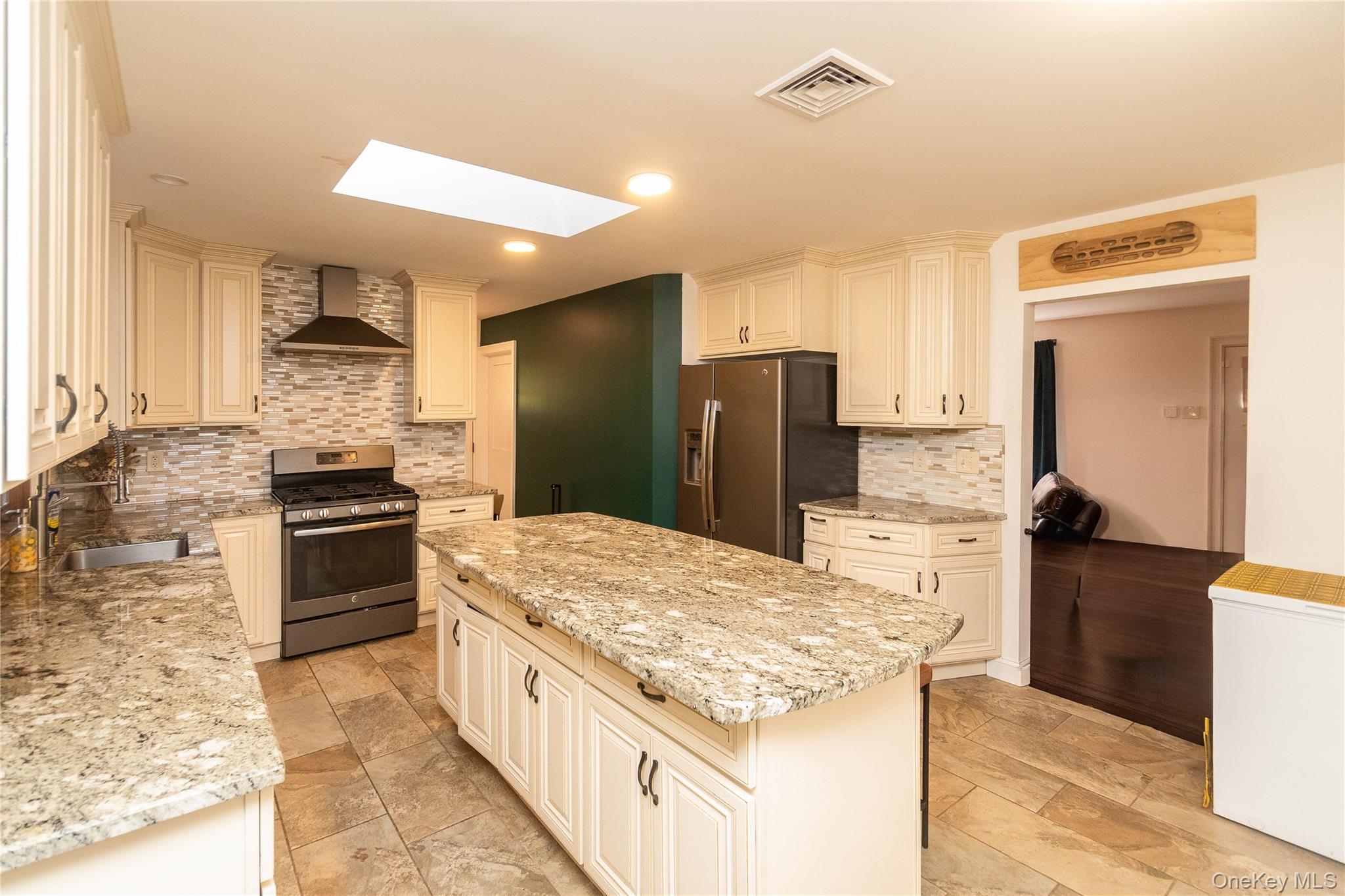 #9 photo, 53 Phillips Street, Beacon , NY 12508