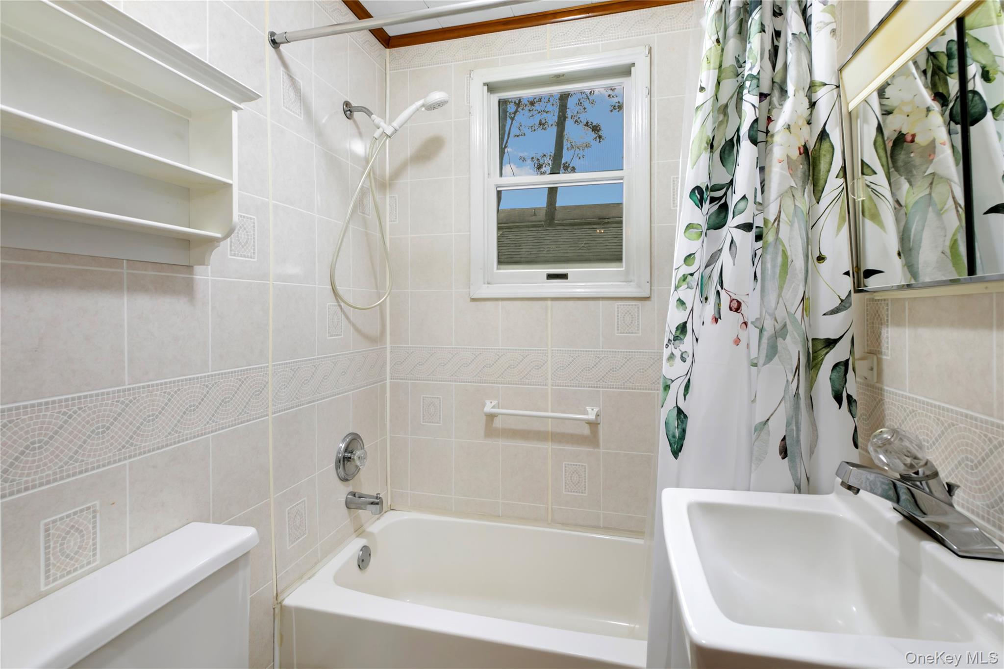 #5 photo, 19 Hawthorne Street, Mastic , NY 11950