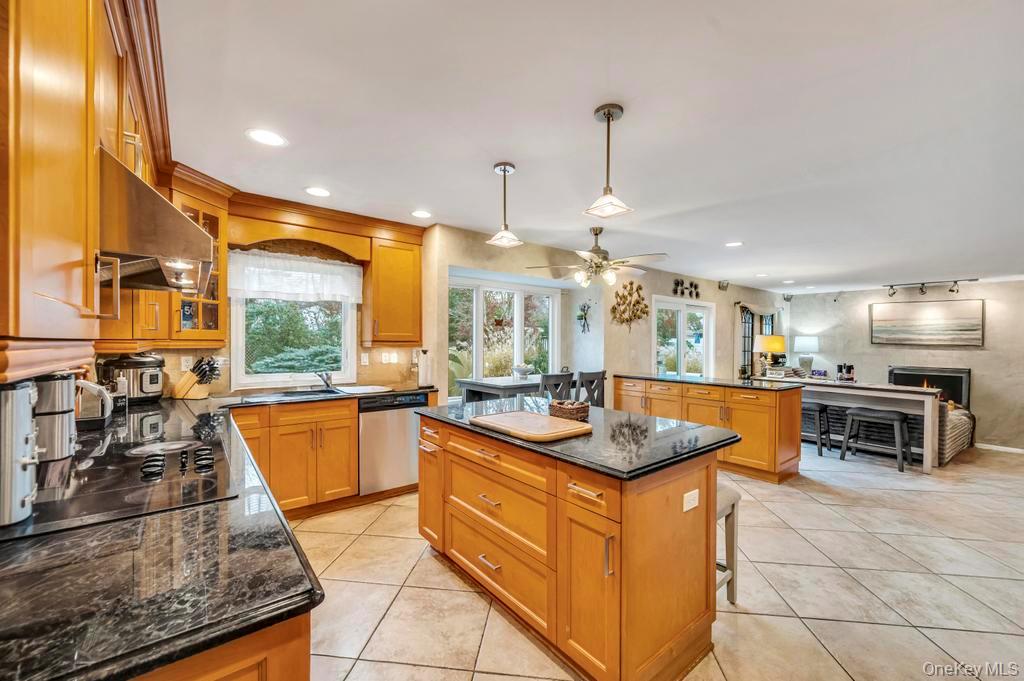 #12 photo, 9 Kimberly Avenue Avenue, サフォーク郡 Farmingville , NY 11738