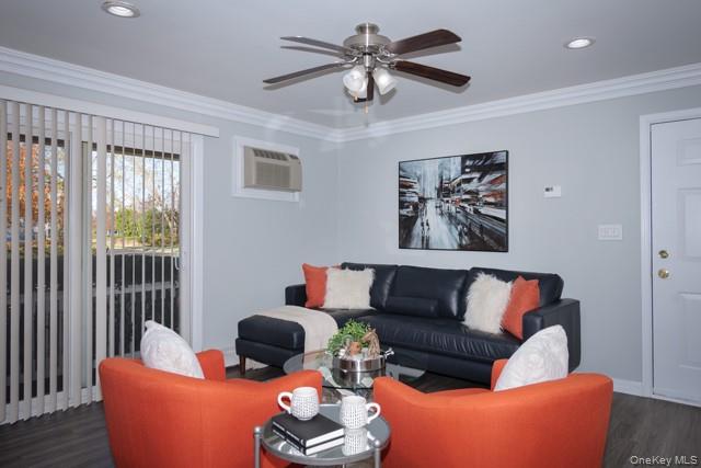 #5 photo, 675 Conklin Street, Farmingdale , NY 11735