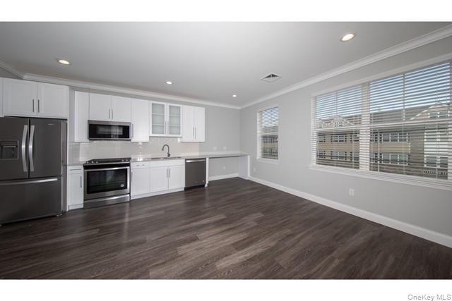 #2 photo, 40 Elizabeth Street, Farmingdale , NY 11735