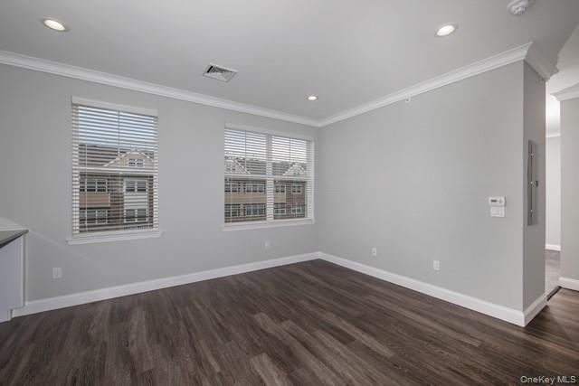 #3 photo, 40 Elizabeth Street, Farmingdale , NY 11735