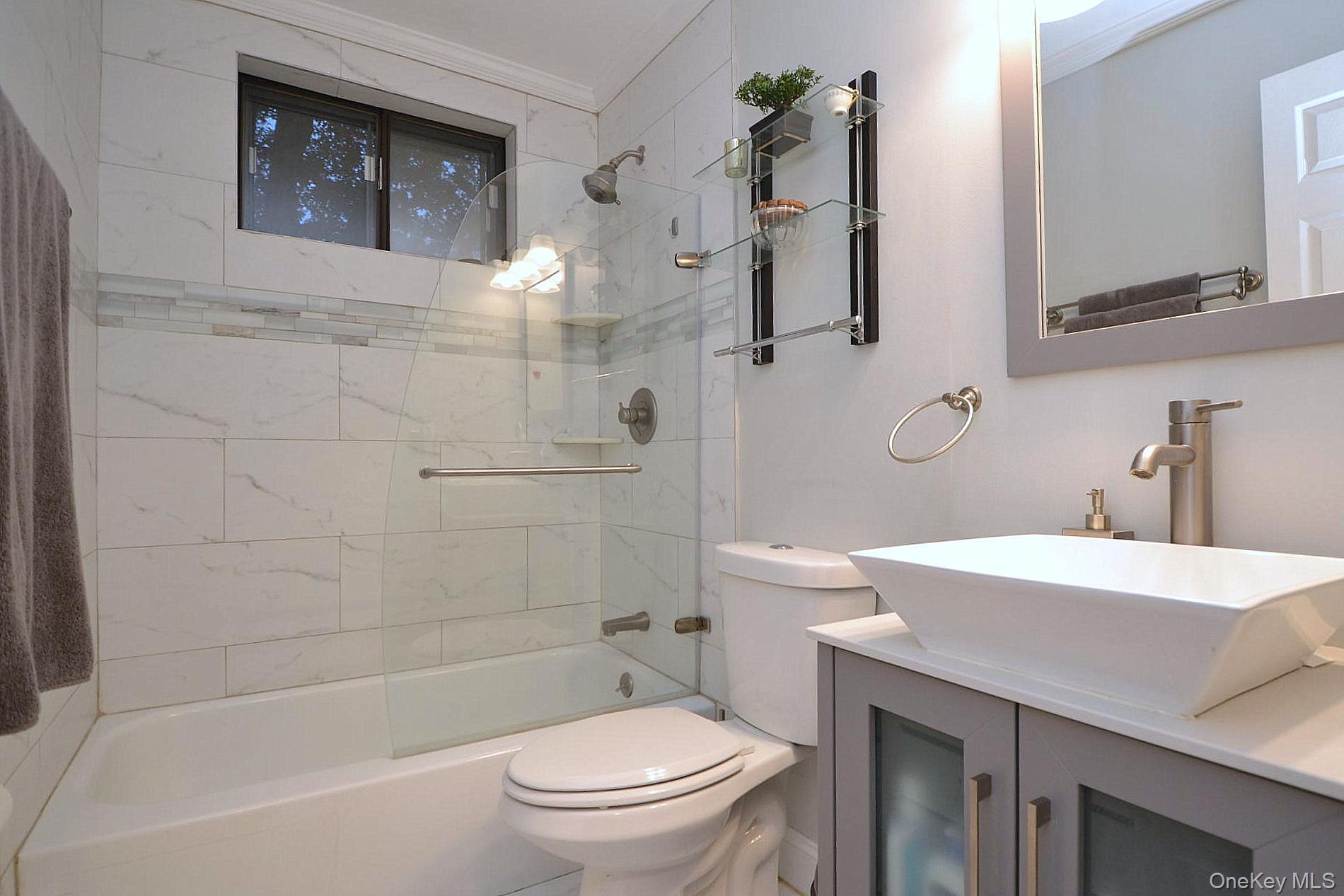 #11 photo, 103 Richmond Boulevard, Ronkonkoma , NY 11779