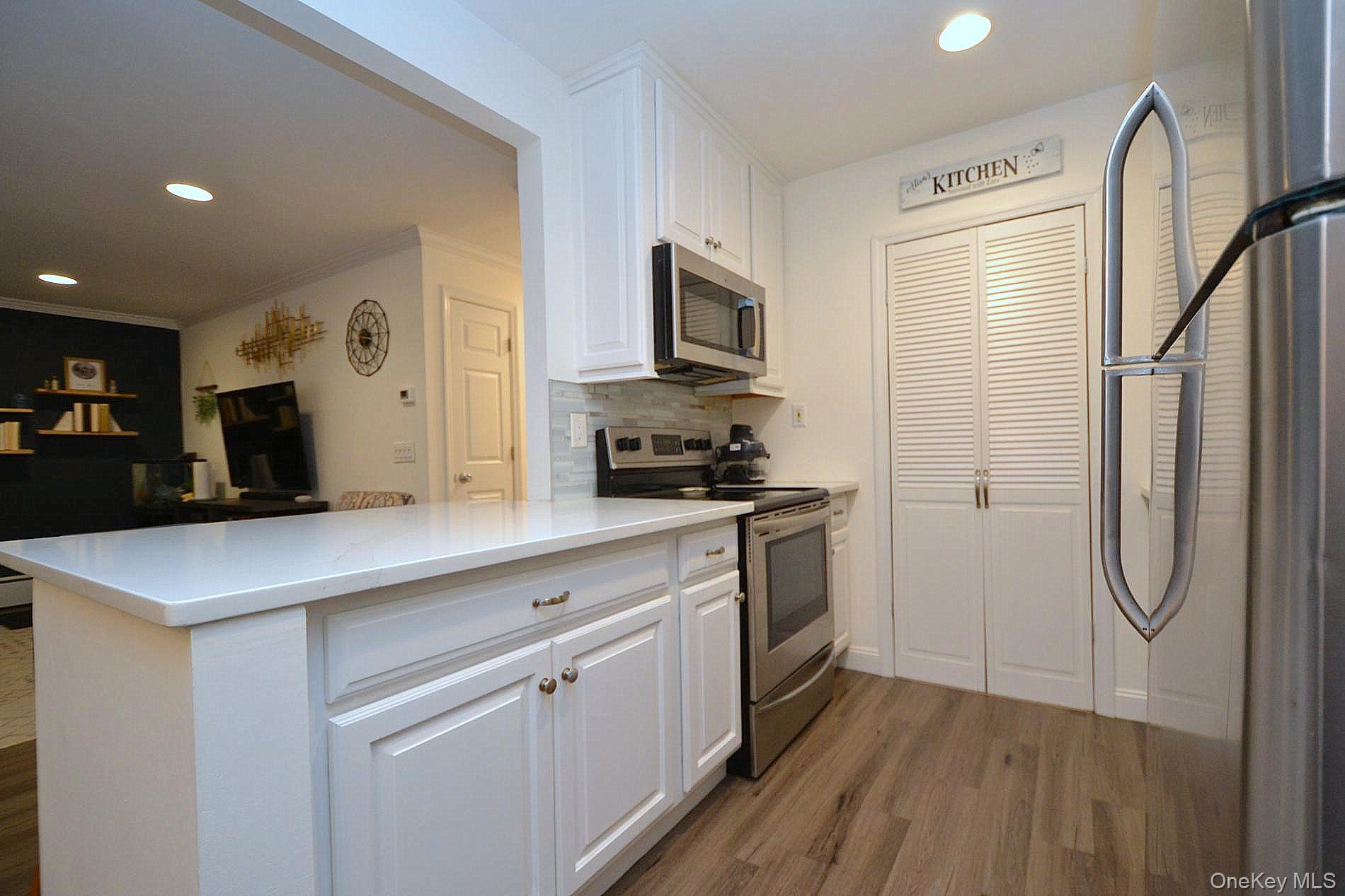 #3 photo, 103 Richmond Boulevard, Ronkonkoma , NY 11779