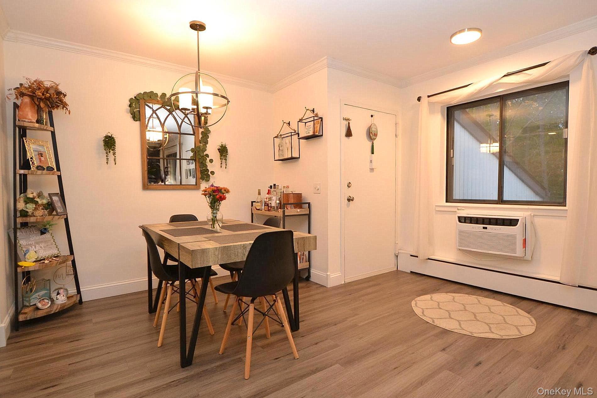 #4 photo, 103 Richmond Boulevard, Ronkonkoma , NY 11779