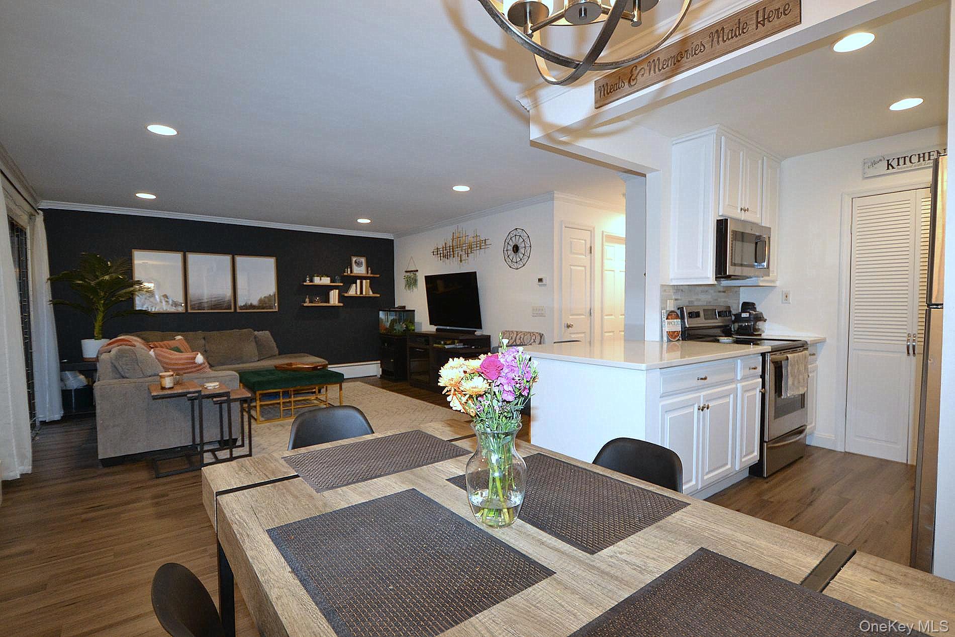 #8 photo, 103 Richmond Boulevard, Ronkonkoma , NY 11779