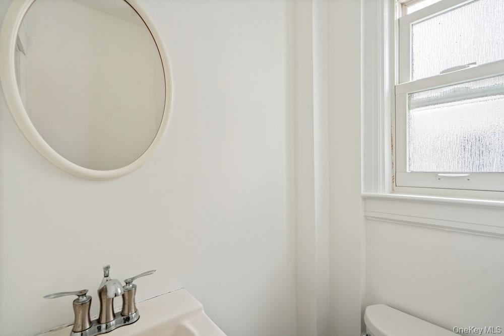 #10 photo, 80 Munro Boulevard, Valley Stream , NY 11581