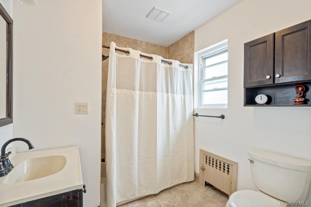 #14 photo, 80 Munro Boulevard, Valley Stream , NY 11581