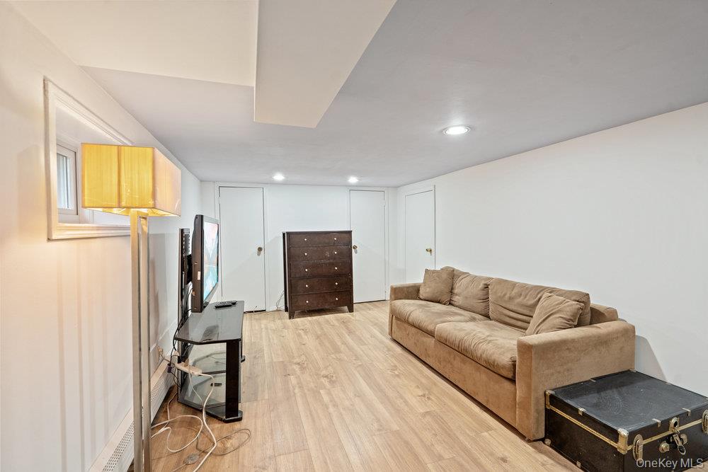 #17 photo, 80 Munro Boulevard, Valley Stream , NY 11581