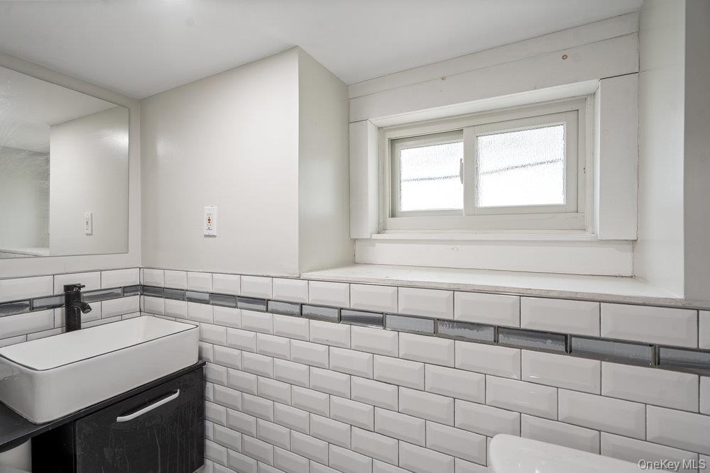 #20 photo, 80 Munro Boulevard, Valley Stream , NY 11581