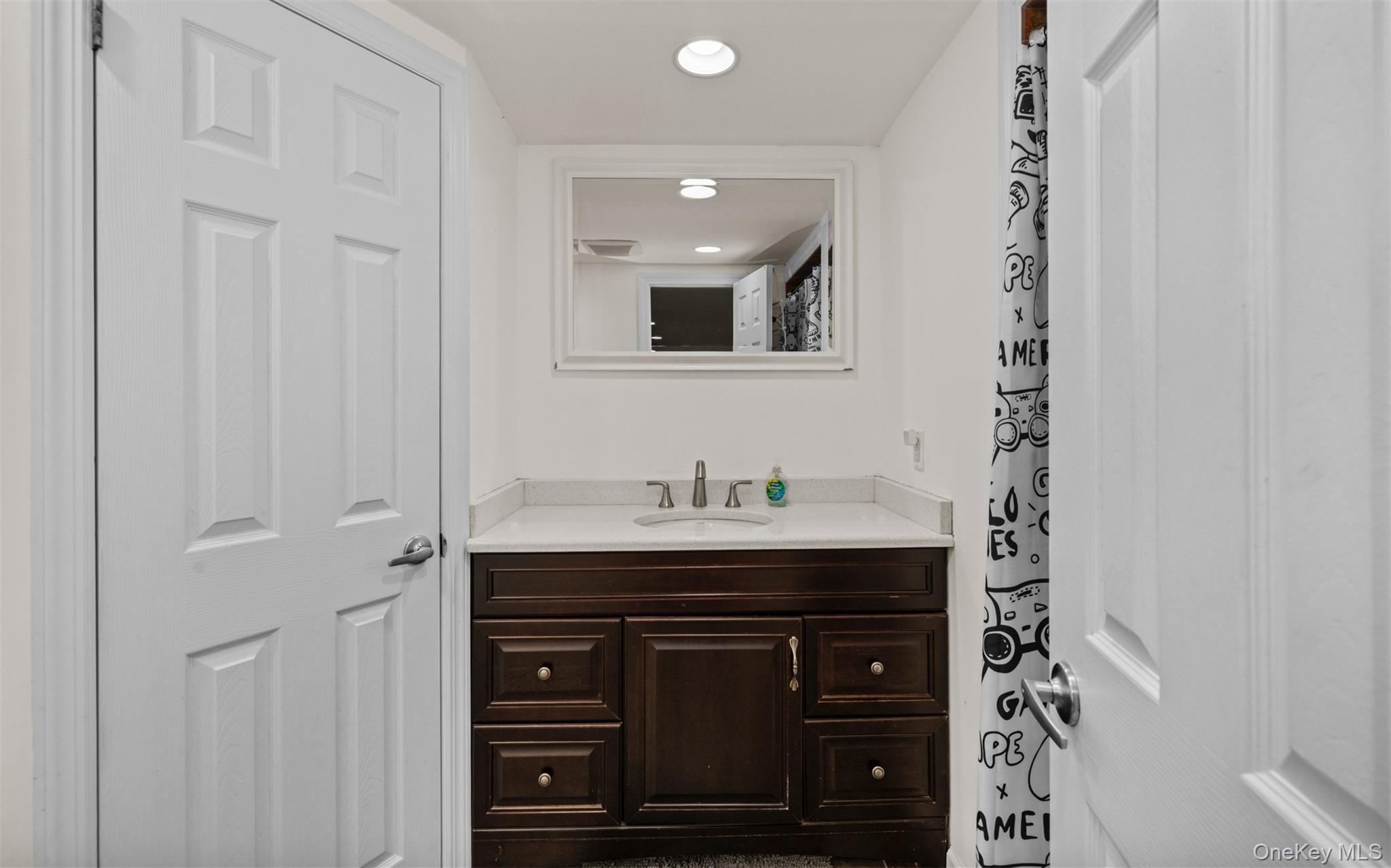 #12 photo, 135 N Linden Street, Massapequa , NY 11758